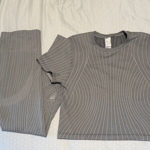 Fabletics Gray Leggings and Top Set